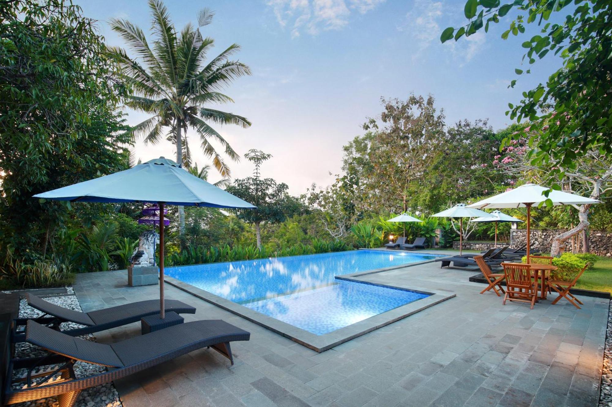 Bb Resort Villa And Spa Batumadeg ภายนอก รูปภาพ